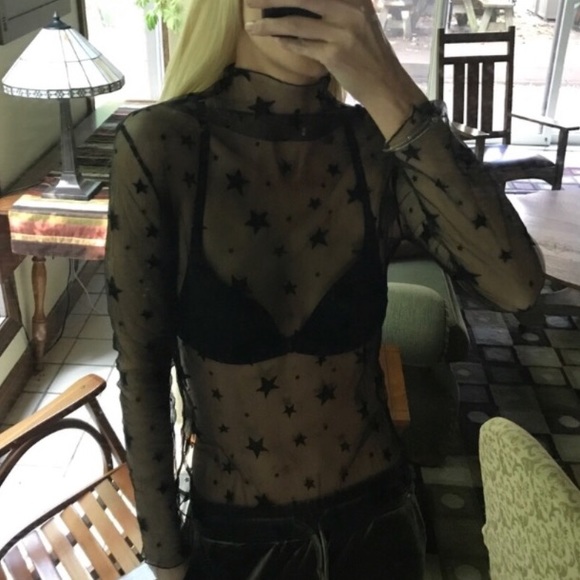 Last 2! Black mesh ⭐️ print sheer top - Picture 3 of 3